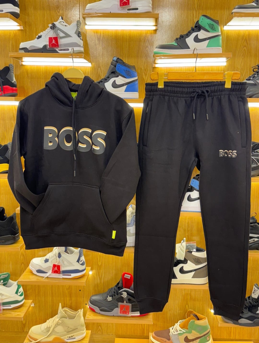 طقم BOSS Black Tracksuit – هودي وبنطال رياضي